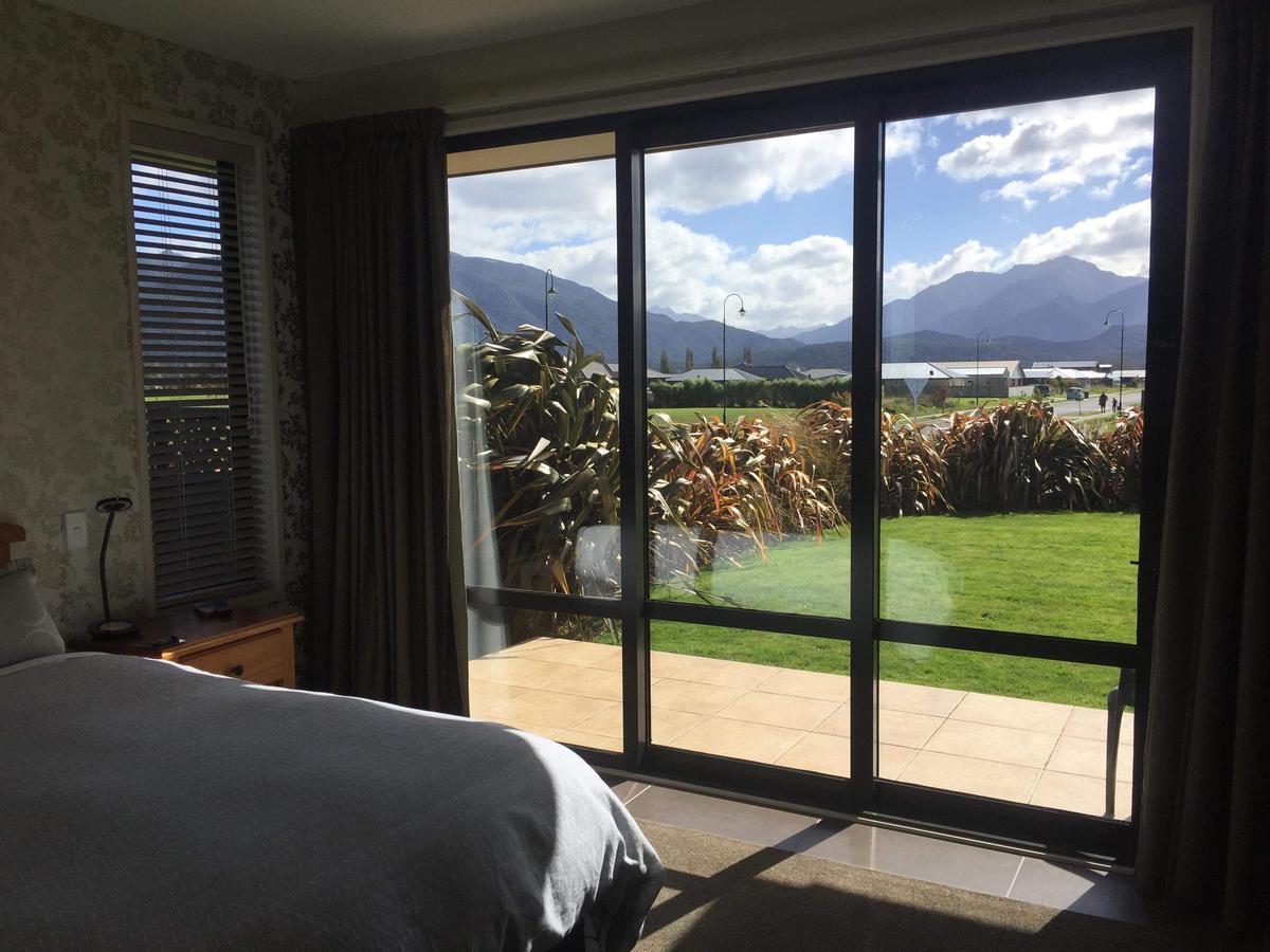 The Rock Villa Te Anau Exterior photo